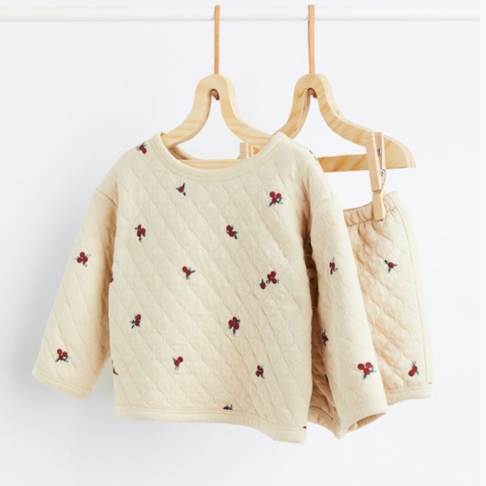SOLD H&M 2- piece Quilted Set